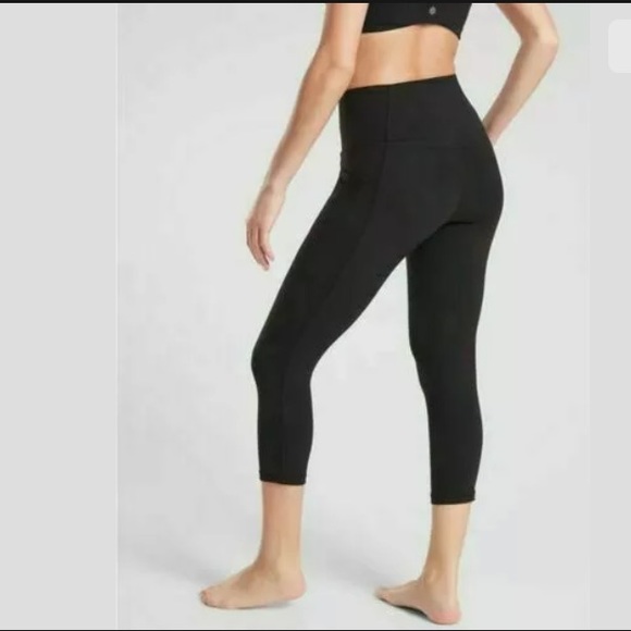 ATHLETA Salutation Stash Pocket II Capri Tight NWT - Picture 2 of 4